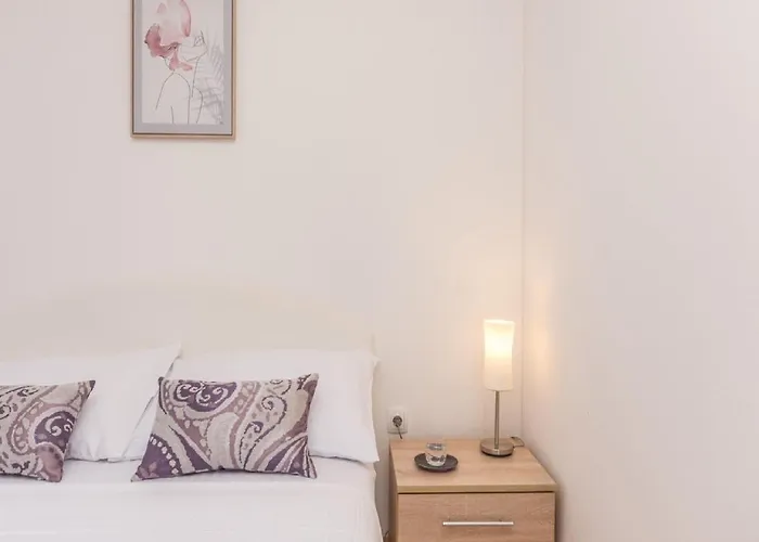 Lilly Lejlighed Pašman