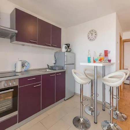Lilly Apartamento Pašman